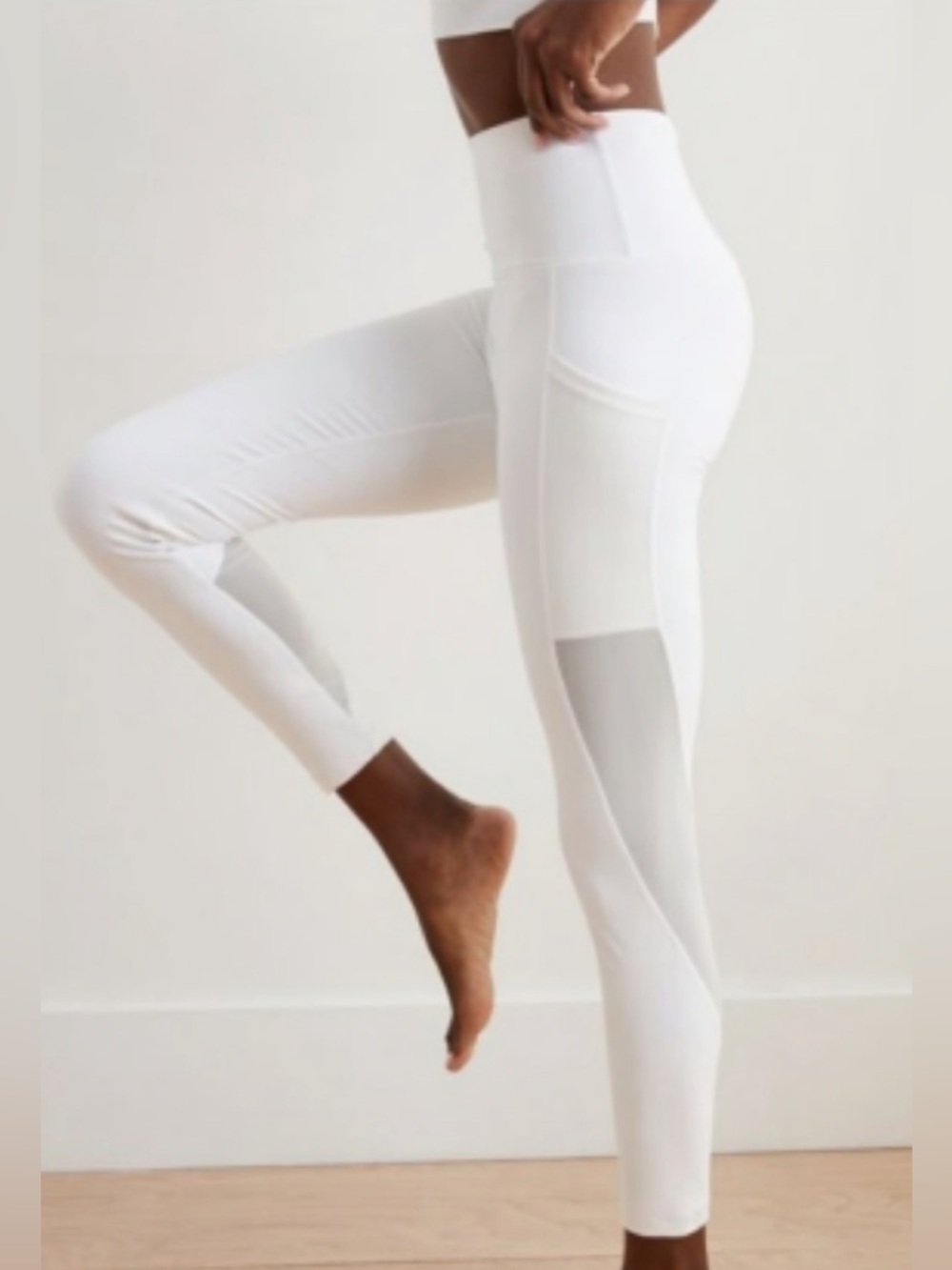 Offline by Aerie 7/8 Hi-Rise Leggings White Mesh with Pockets Size Medium